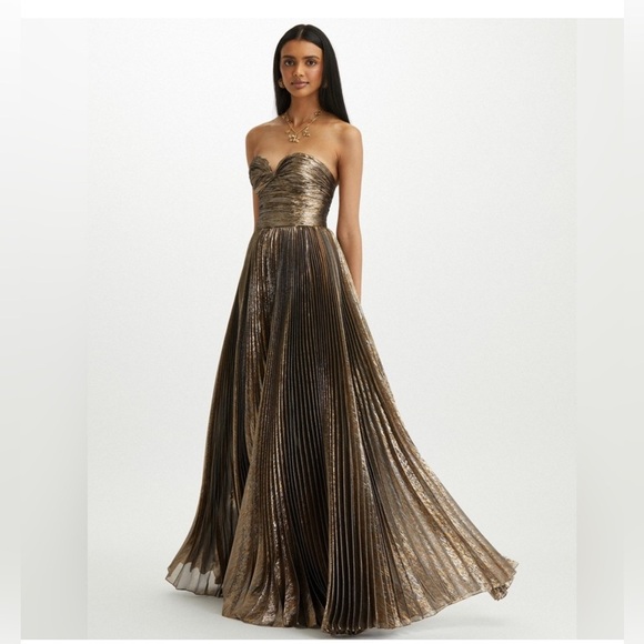 Oscar de la Renta Dresses & Skirts - Oscar De La Renta Strapless Ruched Lamé Gown Size 6